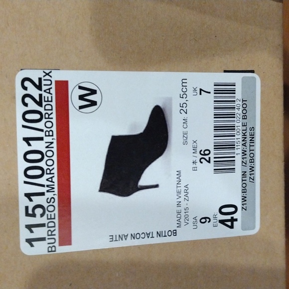 Zara women's ankle boots with heel. Burgundy color. EUC. Size 9 (US) - Picture 4 of 11